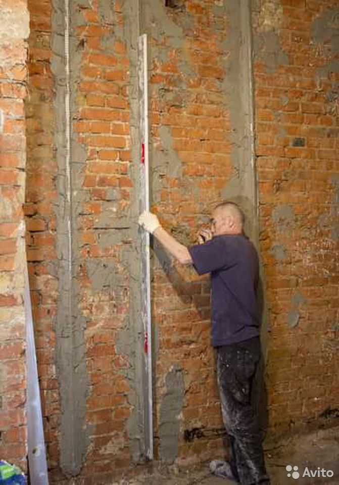 Как заштукатурить стену своими руками под обои