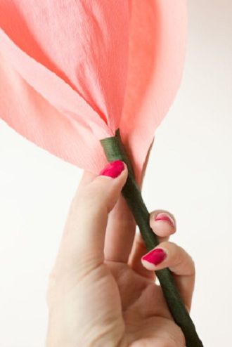 Искусство DIY: пошаговая схема, как легко и просто сделать цветы из бумаги своими руками 11