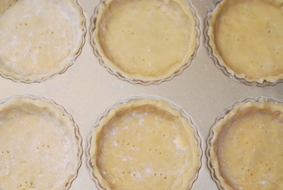 How to make tart crust dough pie from scratch: sweet and flaky