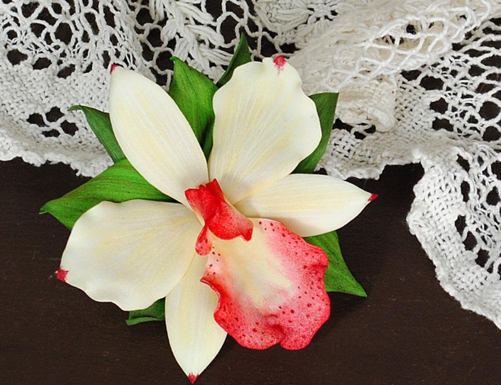 Перед тем как приступать к изготовлению орхидеи, необходимо правильно подобрать цвета фоамирана