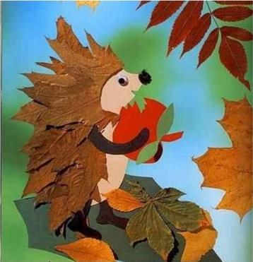 crafts on the theme of autumn from the natural material