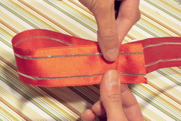 make your own bow with ribbon