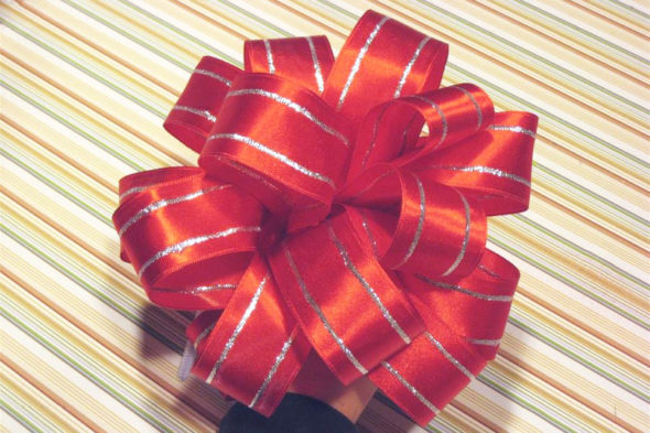 make your own bow with ribbon