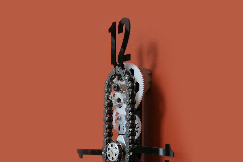 Needlessly Complex 1 – Exposed Gear Bike Chain Clock